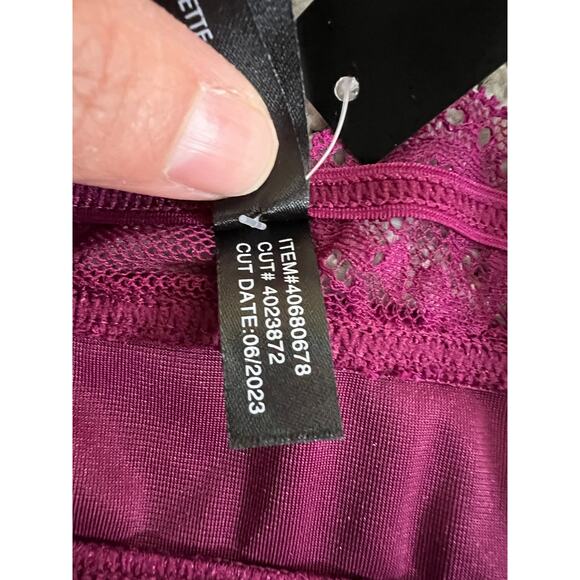 1X Torrid Velvet Bralette Torrid Pink Wine Unlined Wirefree Bra Top 14W 16W NEW - Picture 9 of 12